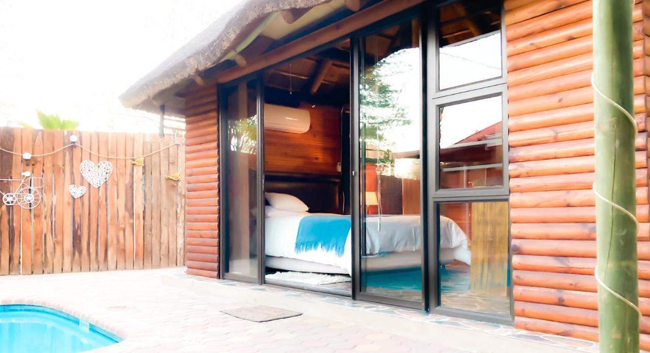 Oppi Draai Guesthouse Оудсхорн Екстериор снимка