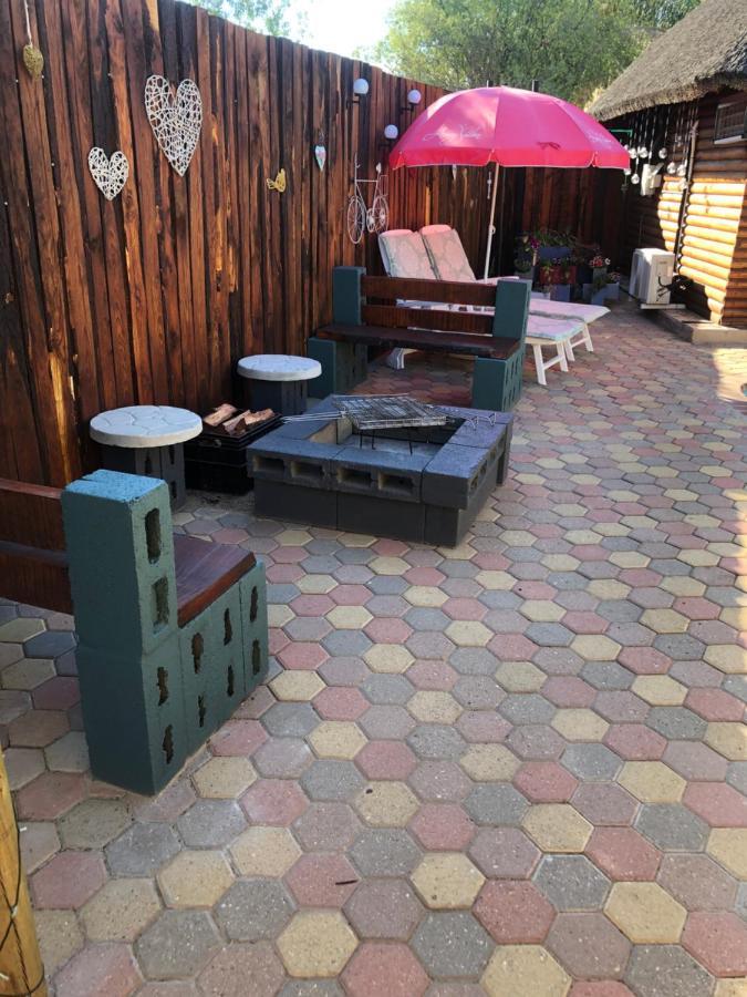 Oppi Draai Guesthouse Оудсхорн Екстериор снимка