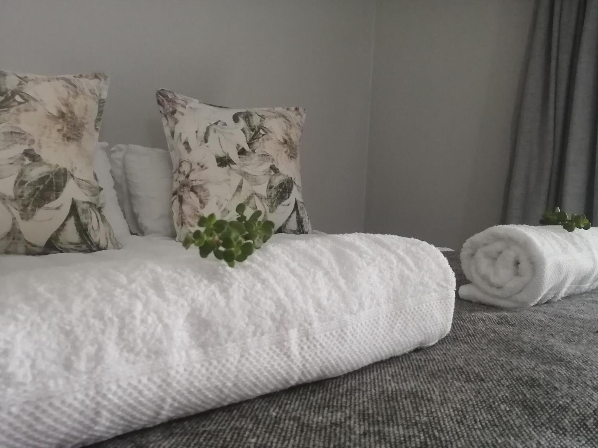 Oppi Draai Guesthouse Оудсхорн Екстериор снимка