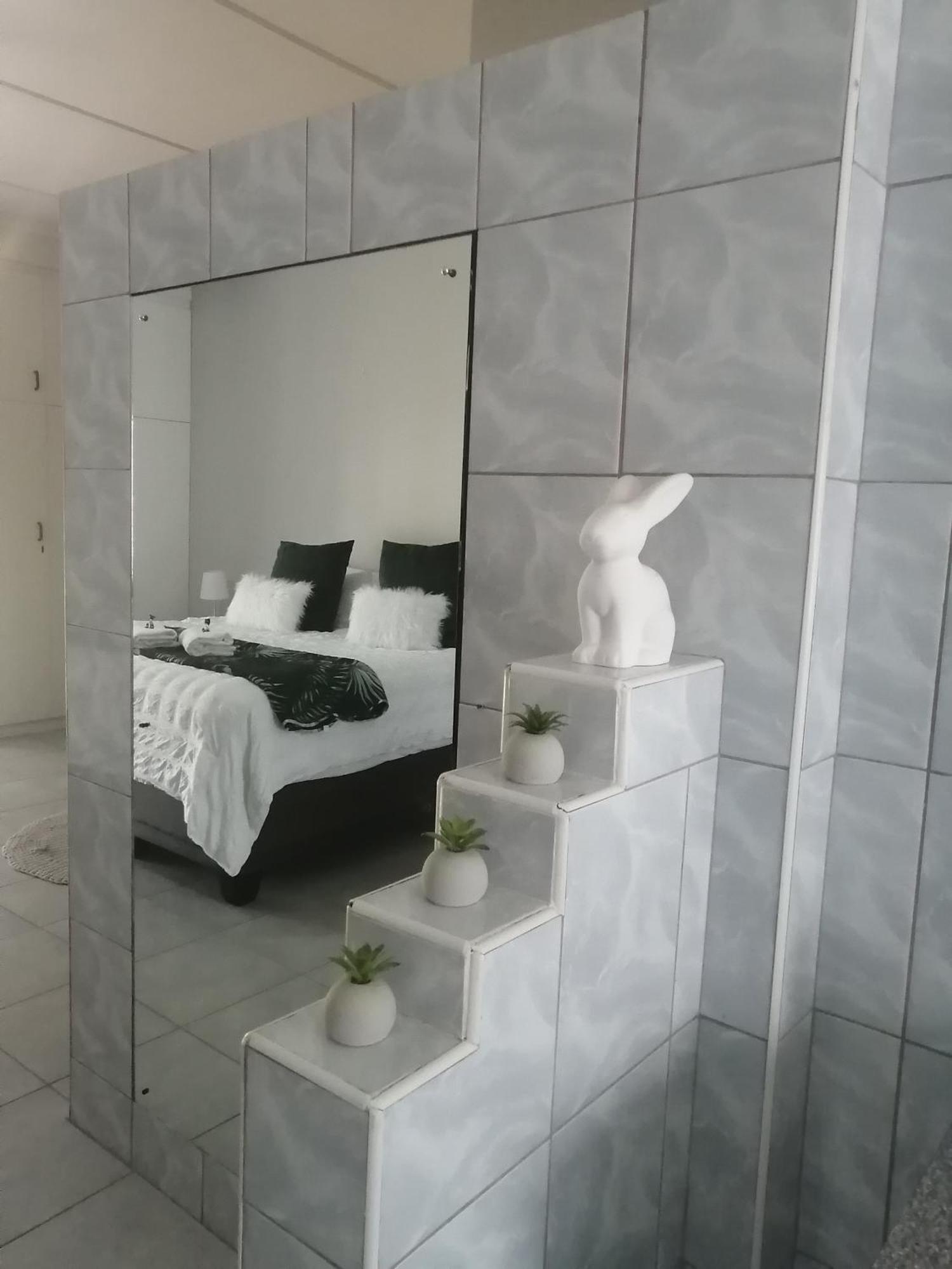 Oppi Draai Guesthouse Оудсхорн Екстериор снимка