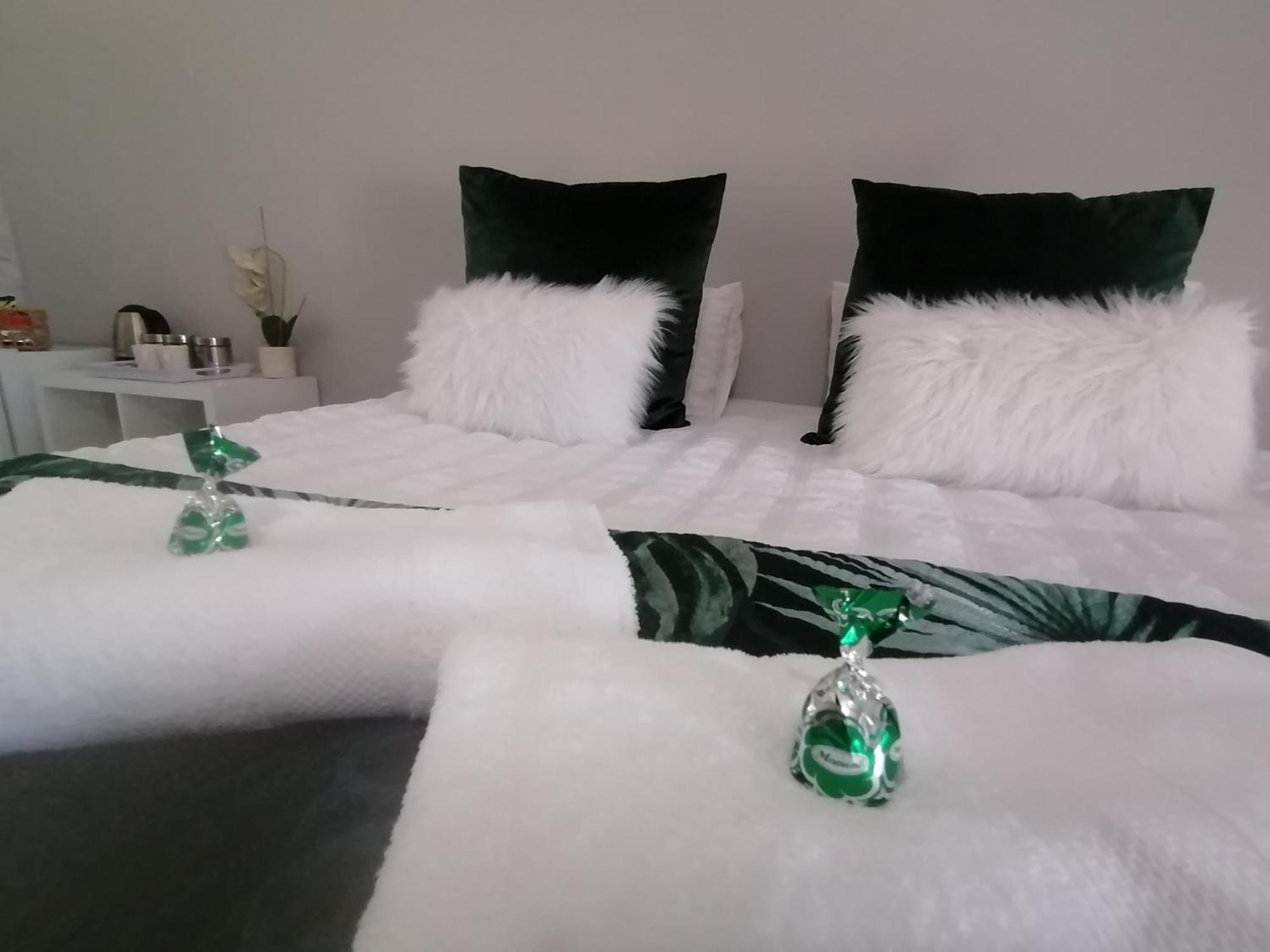 Oppi Draai Guesthouse Оудсхорн Екстериор снимка