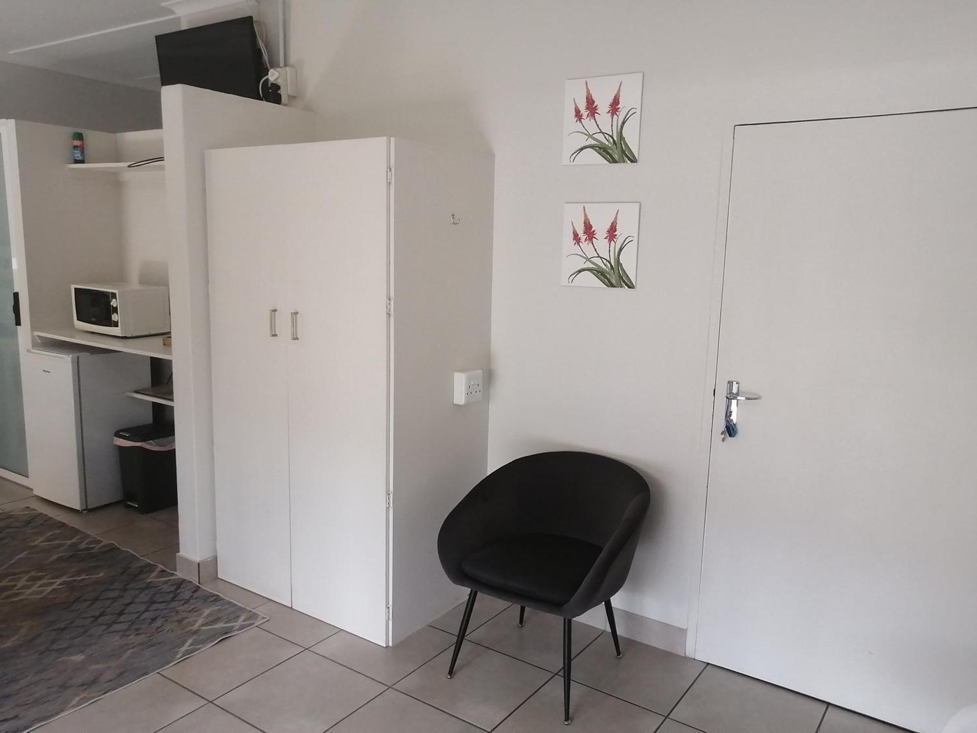 Oppi Draai Guesthouse Оудсхорн Екстериор снимка