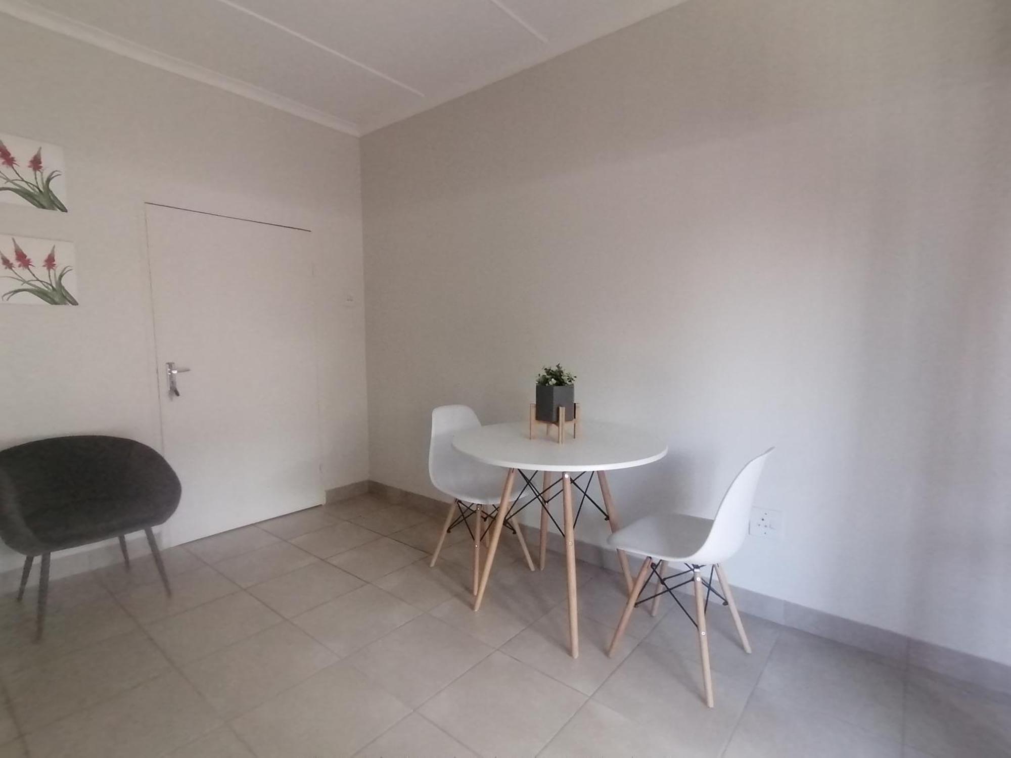 Oppi Draai Guesthouse Оудсхорн Екстериор снимка
