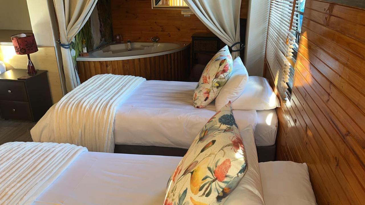 Oppi Draai Guesthouse Оудсхорн Екстериор снимка